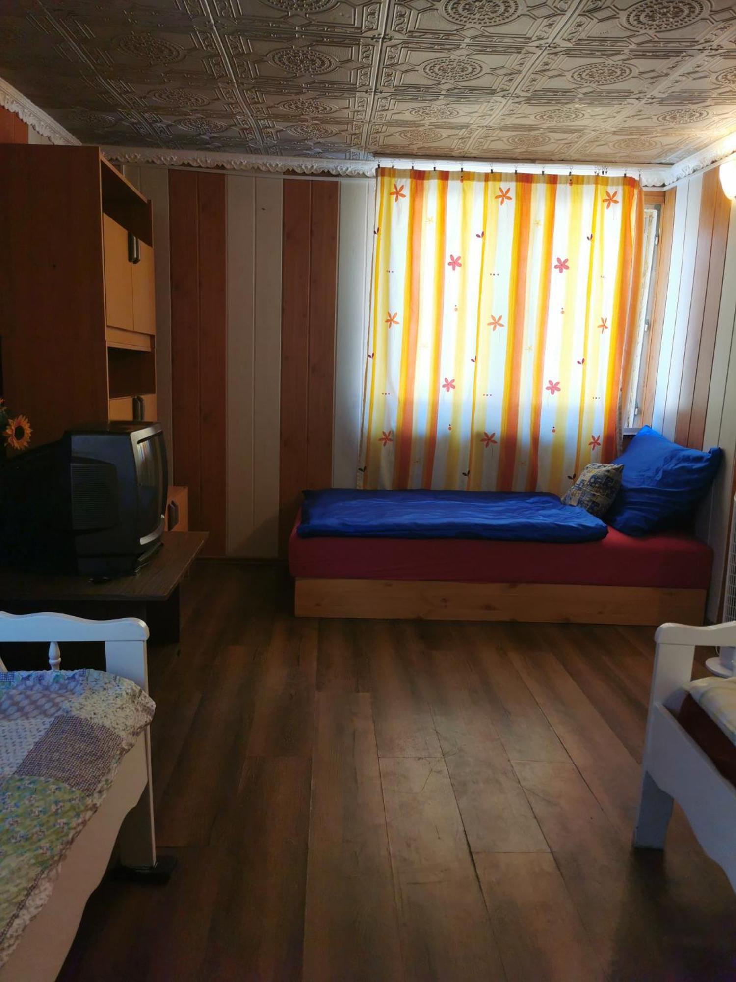 Edit Vendeghaz Tiszaújváros Værelse billede